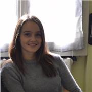 Studentessa universitaria offre lezioni private per scuole elementari, medie e superiori